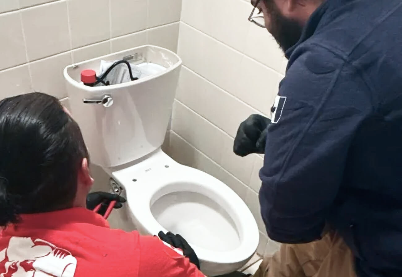 toilet plumber Welland