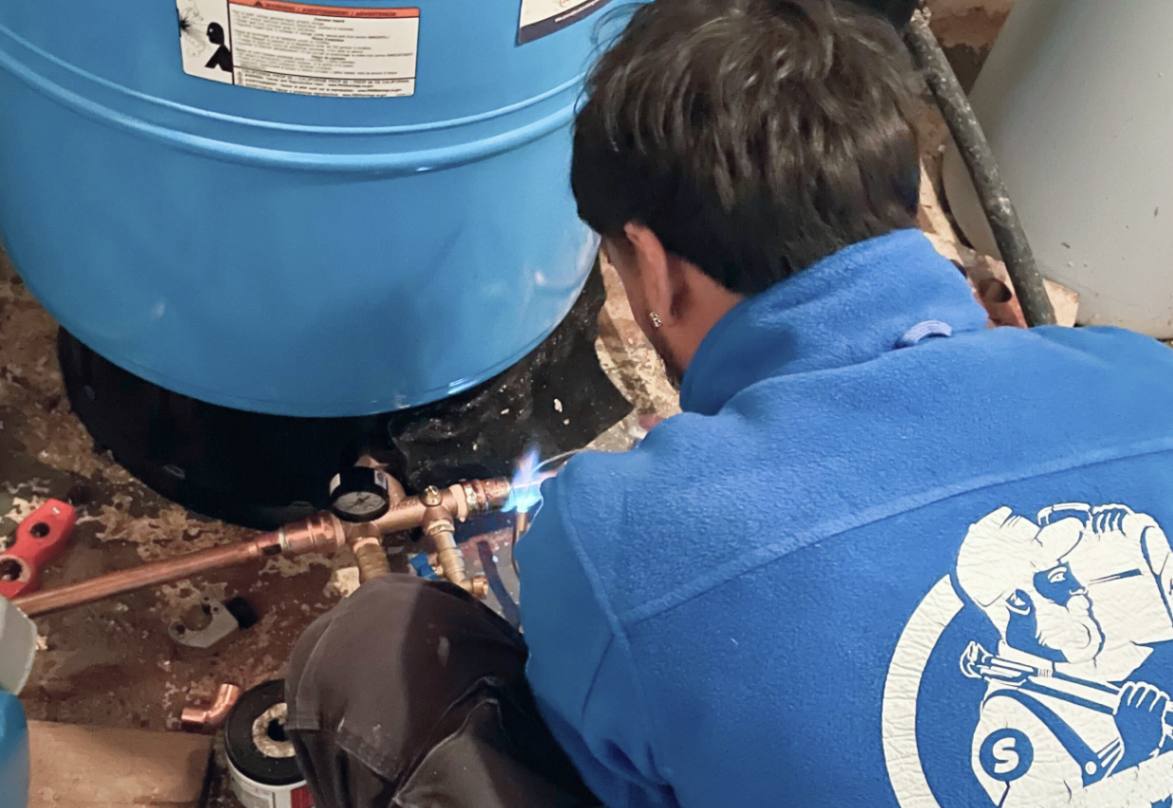 experienced technician specializing in well pump repair in Vaughan