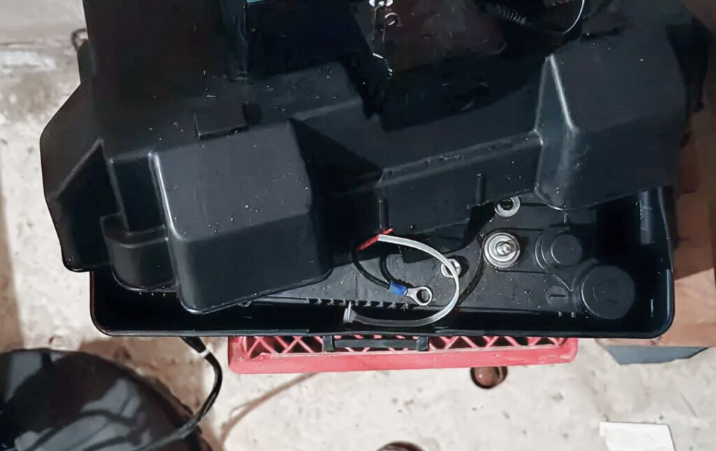 Backup battery control unit used for Sump pump replacement local by Superior Plumbing & Heating.